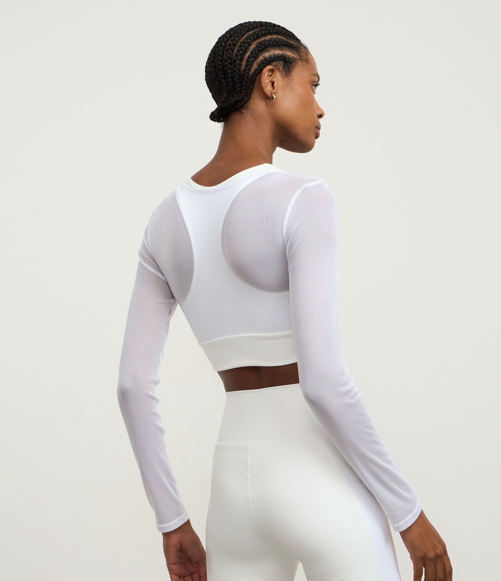 Top Feminino Esportivo com Bojo em Microfibra e Sobreposição em Tule Branco 3