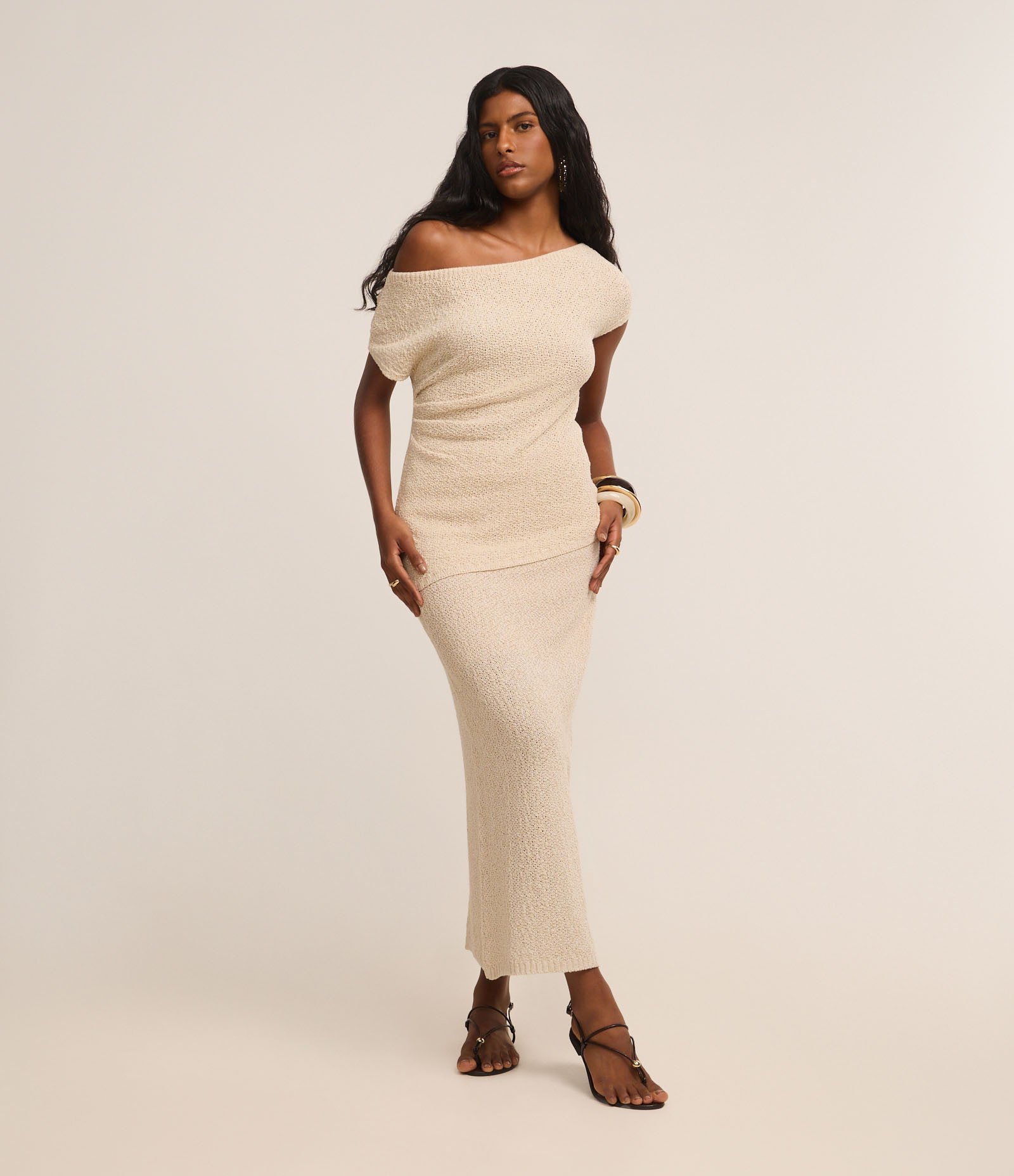 Blusa Texturizada em Tricô com Decote Assimétrico Bege 2