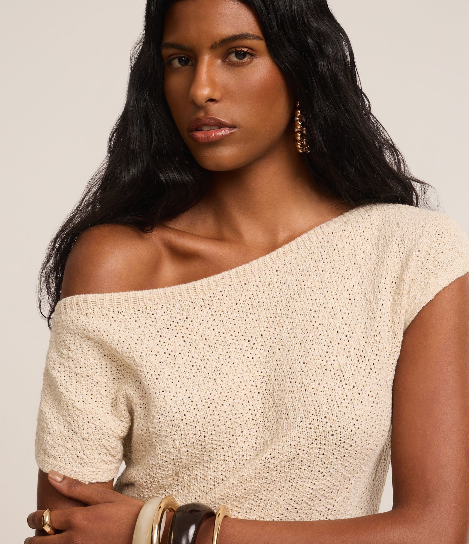 Blusa Texturizada em Tricô com Decote Assimétrico Bege 3