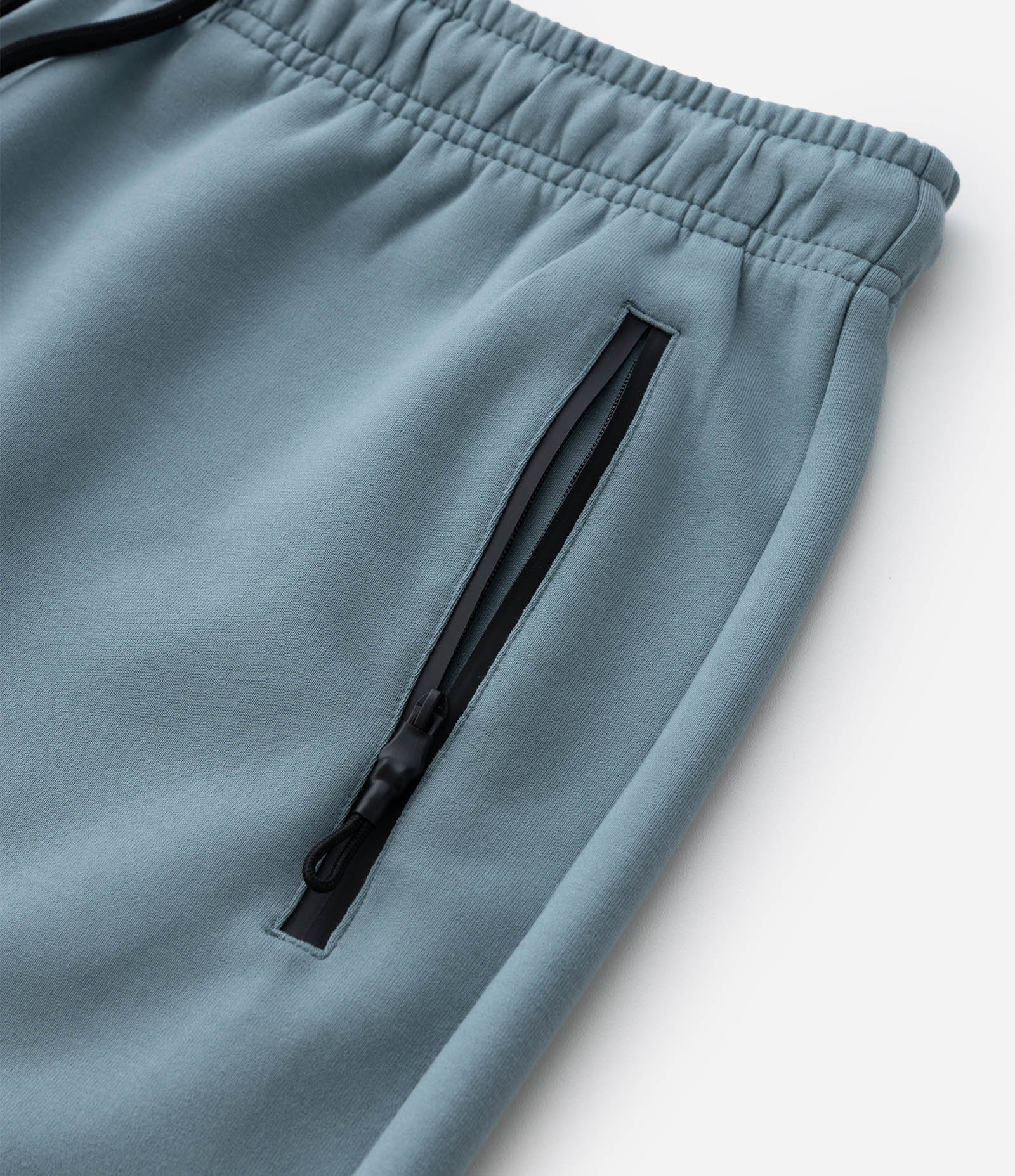 Bermuda Esportiva em Moletom Tecnológico com Cós Elástico e Zíper no Bolso Azul Chumbo 8