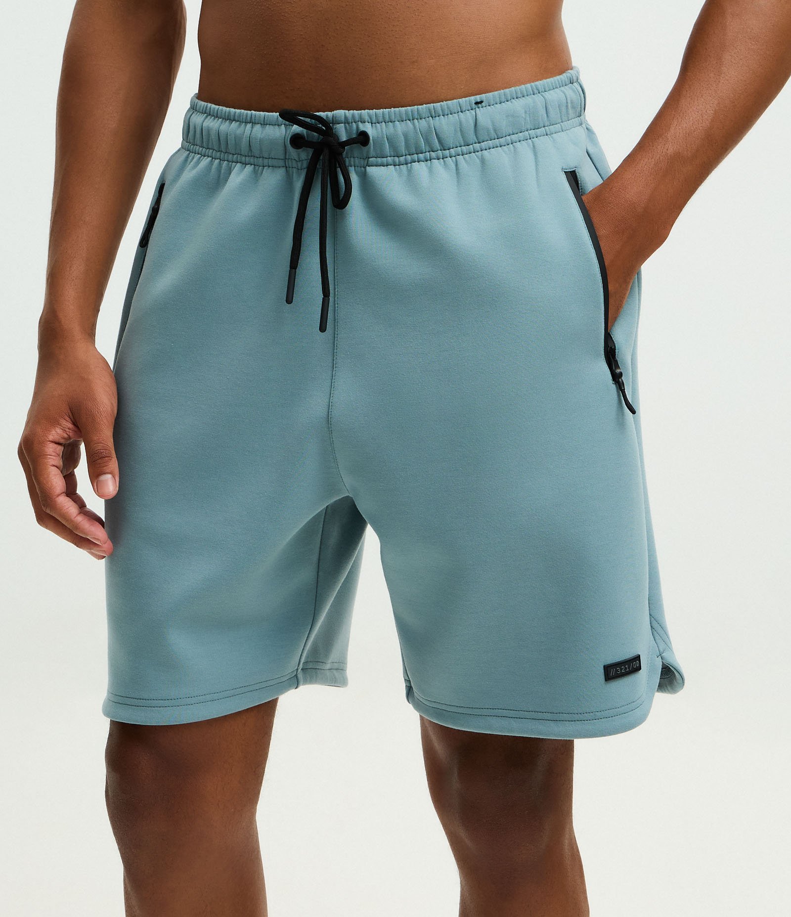 Bermuda Esportiva em Moletom Tecnológico com Cós Elástico e Zíper no Bolso Azul Chumbo 2