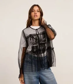 Blusa em Tule com Recortes e Abotoamento Frontal
