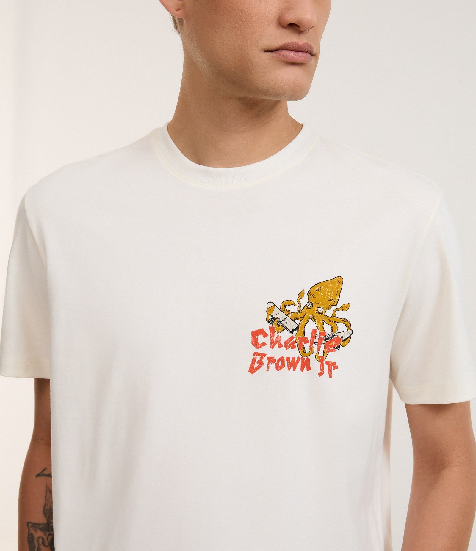 Camiseta Comfort em algodão com Estampa Charlie Brown jr Branco 4