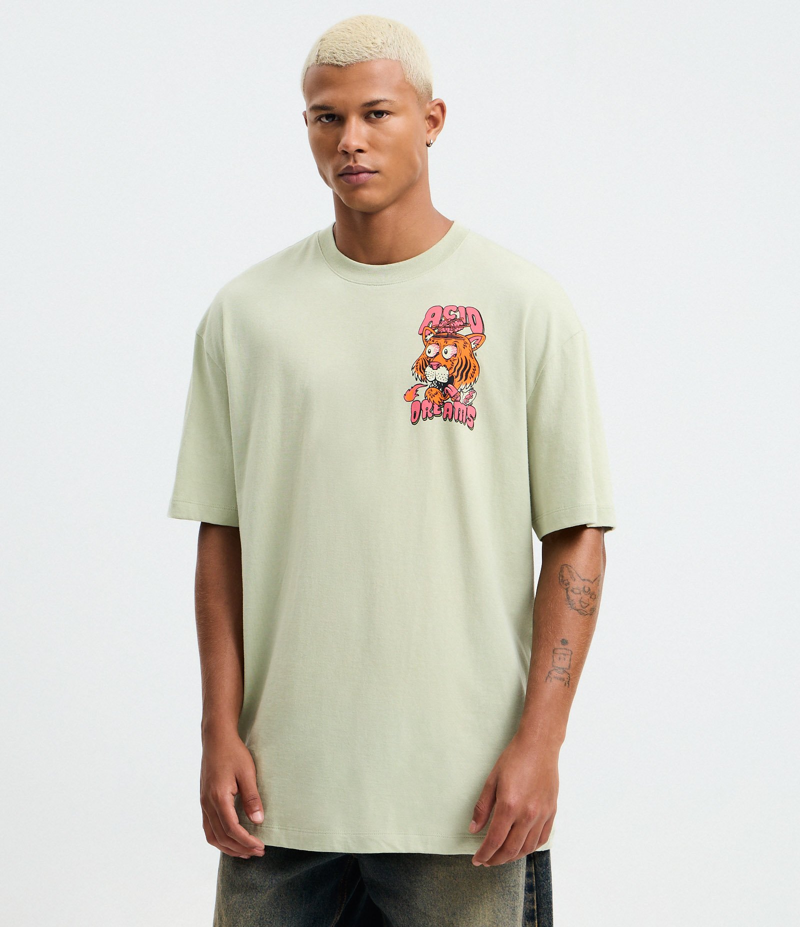 Camiseta Relaxed em Algodão com Estampa Tigre Acid Dreams Verde Sage 2