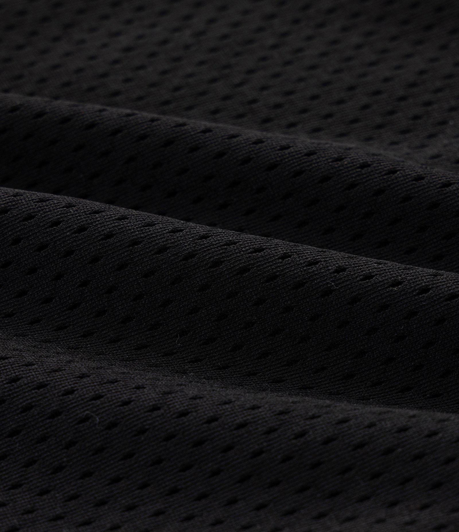 Bermuda em Tecnologia Dry Lisa com Fita na Barra e Lateral Preto 7