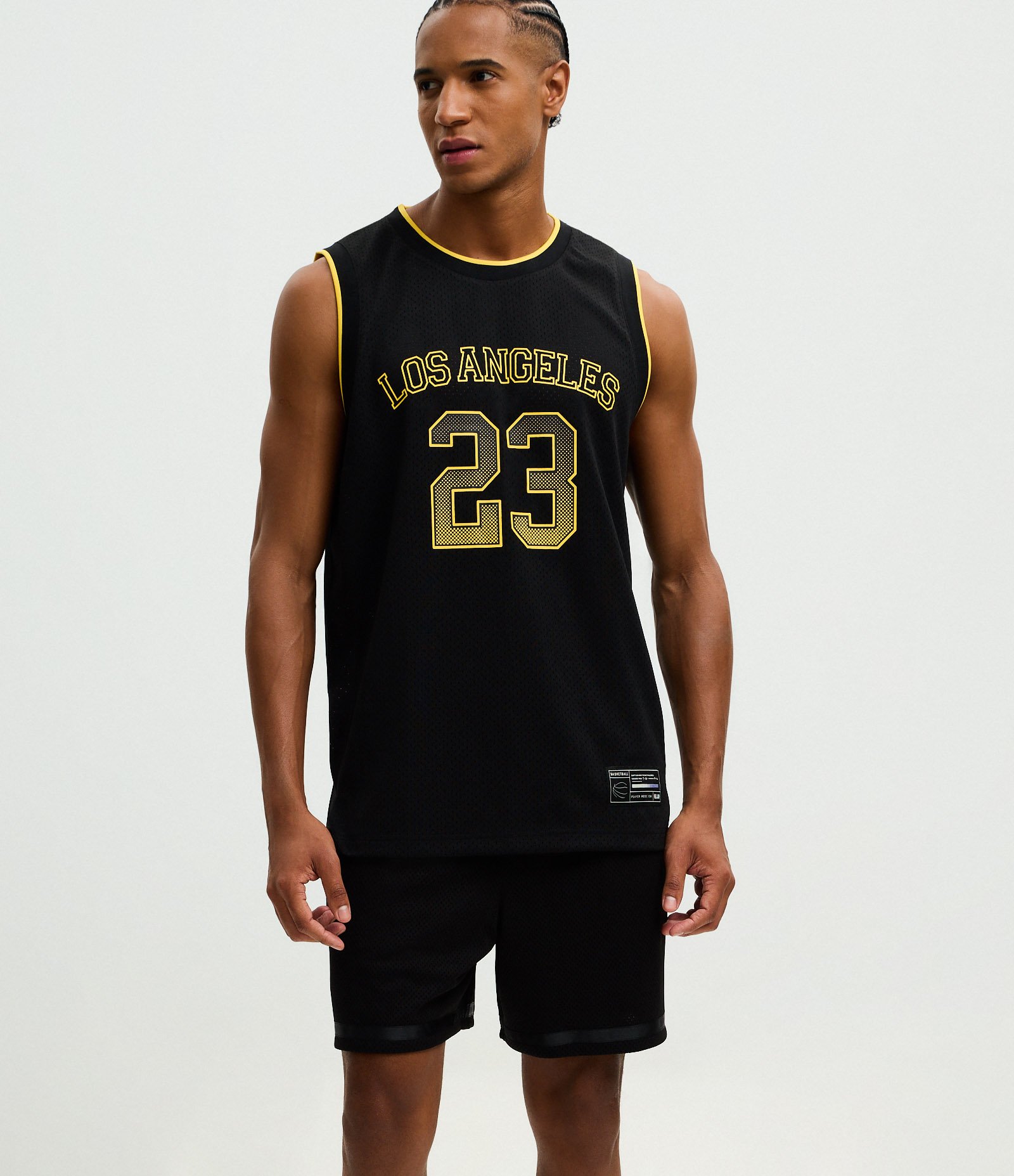 Bermuda em Tecnologia Dry Lisa com Fita na Barra e Lateral Preto 4