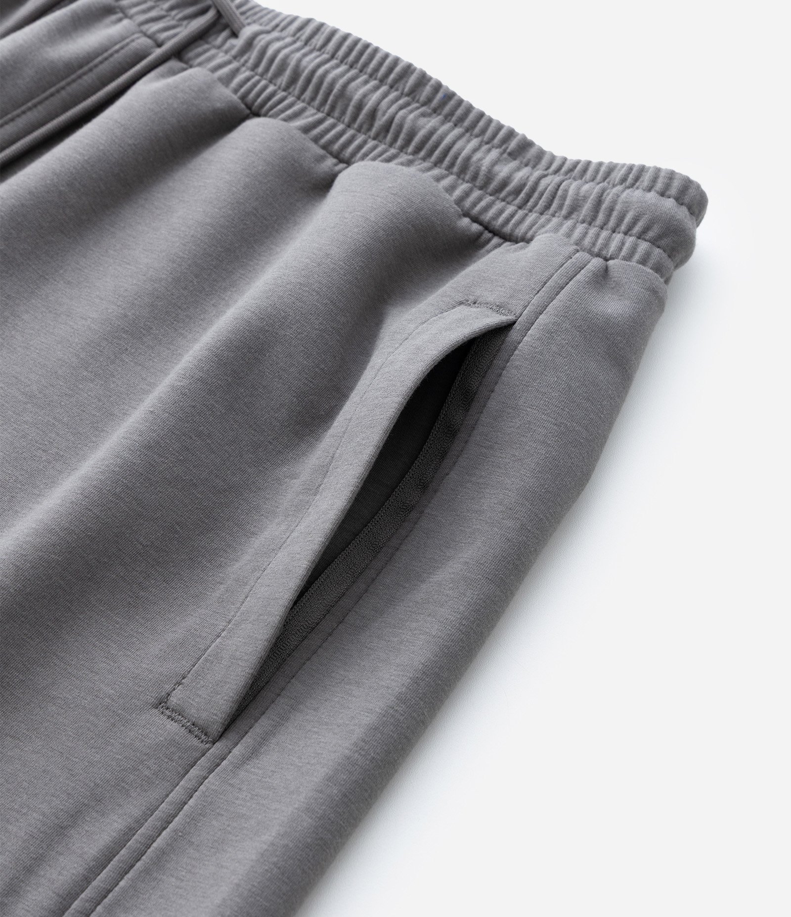 Bermuda Esportiva Tecnológica em Moletom Cinza 8