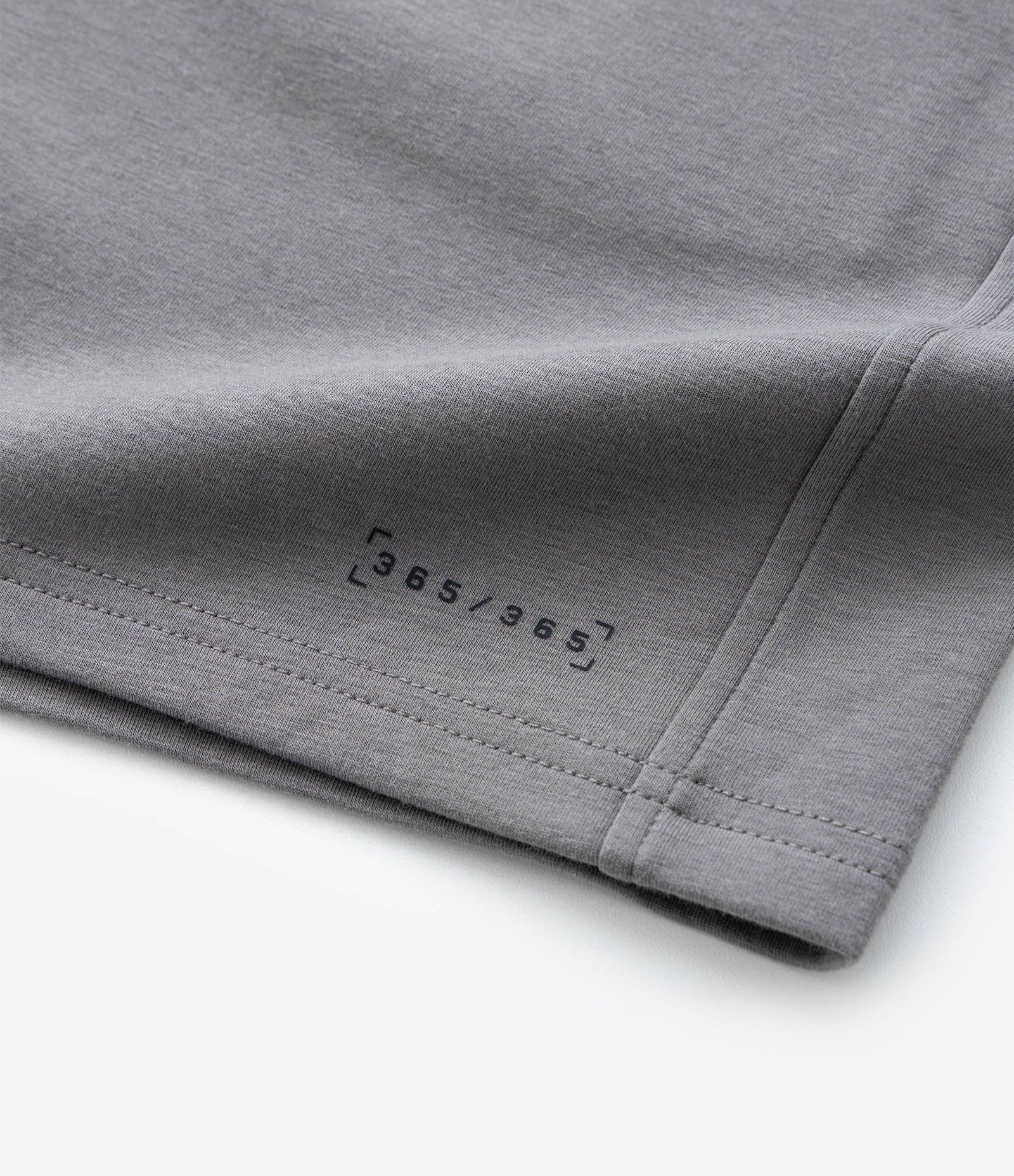 Bermuda Esportiva Tecnológica em Moletom Cinza 9