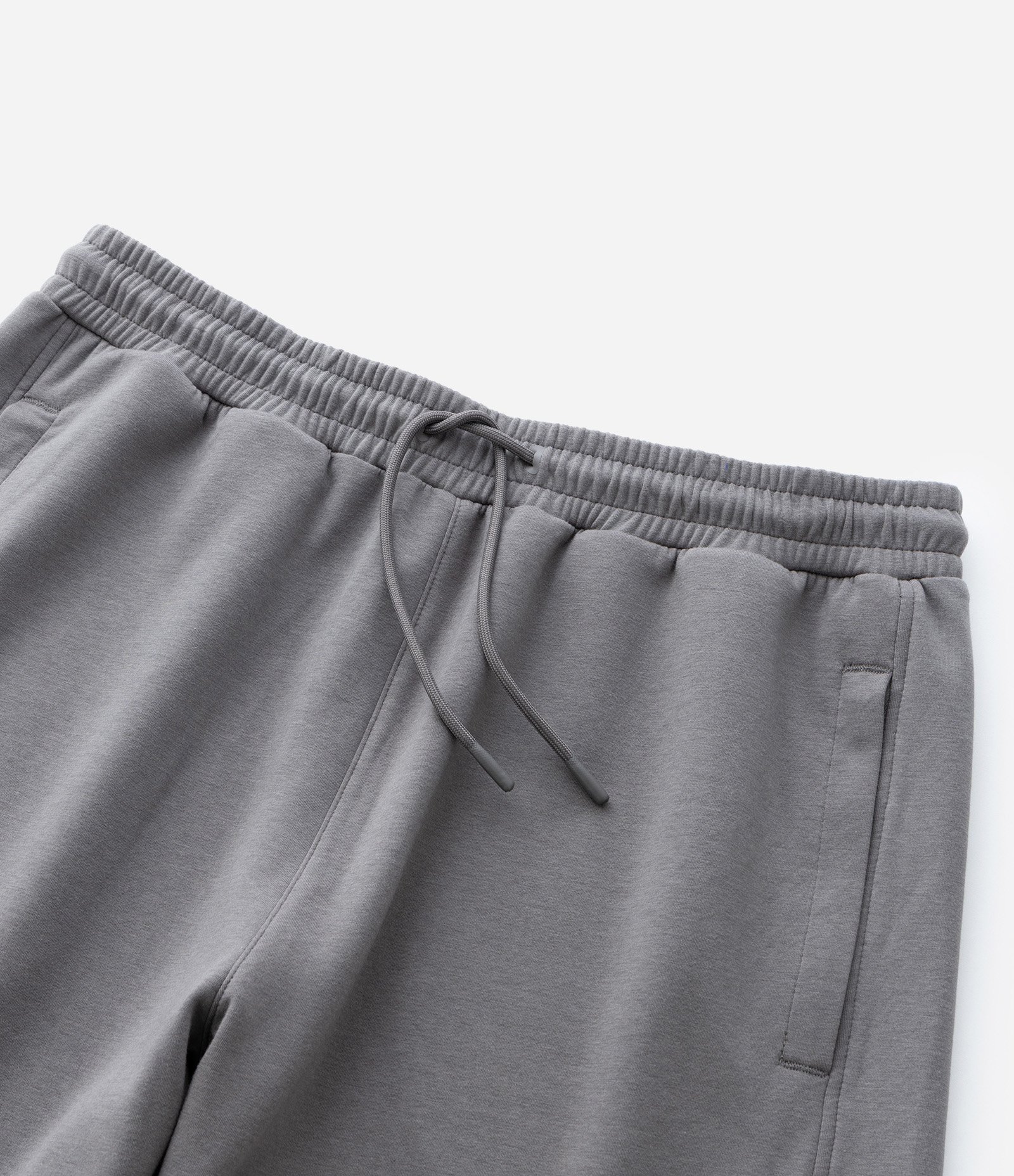 Bermuda Esportiva Tecnológica em Moletom Cinza 10