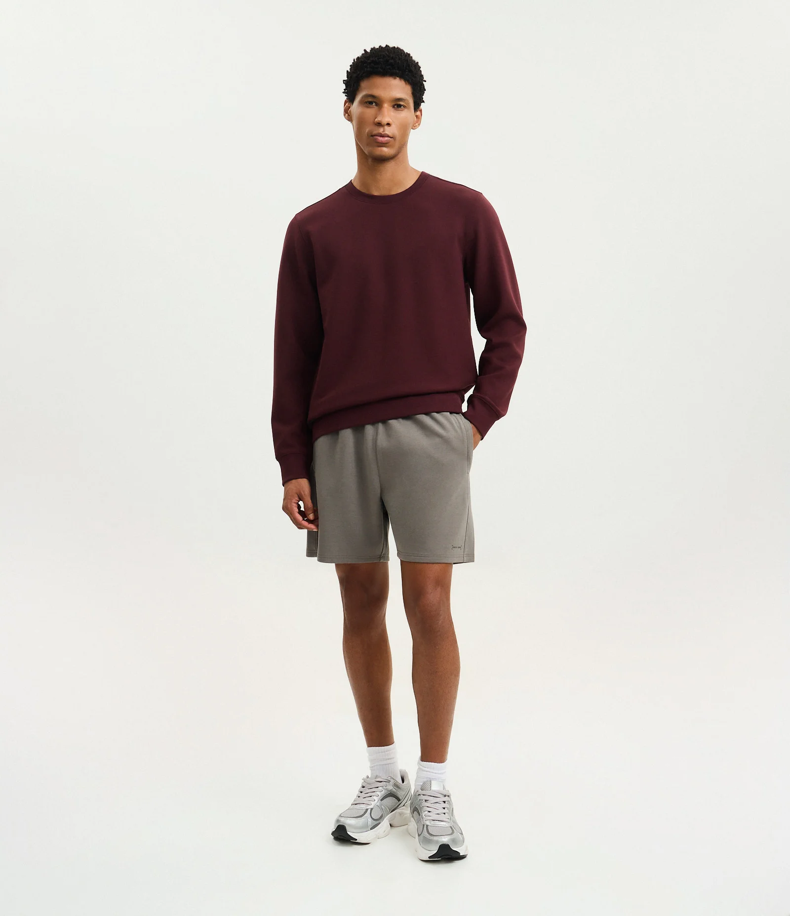 Bermuda Esportiva Tecnológica em Moletom Cinza 1