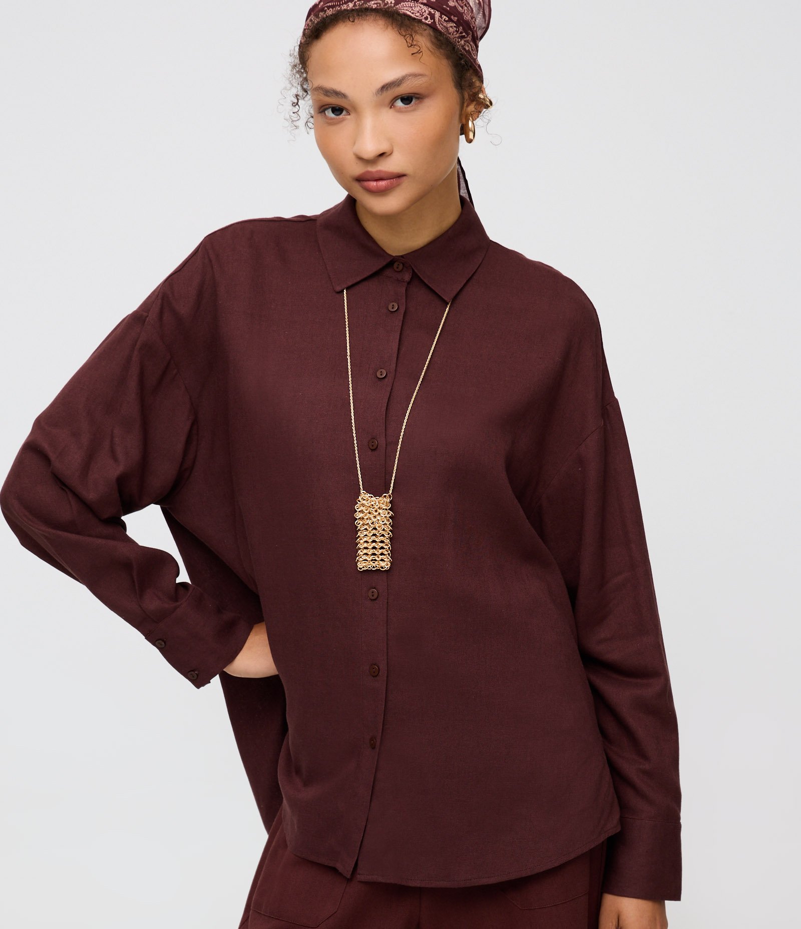 Camisa em Viscolinho com Manga Longa e Abotoamento Marrom 3