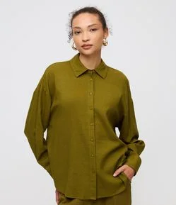 Camisa em Viscolinho com Manga Longa e Abotoamento