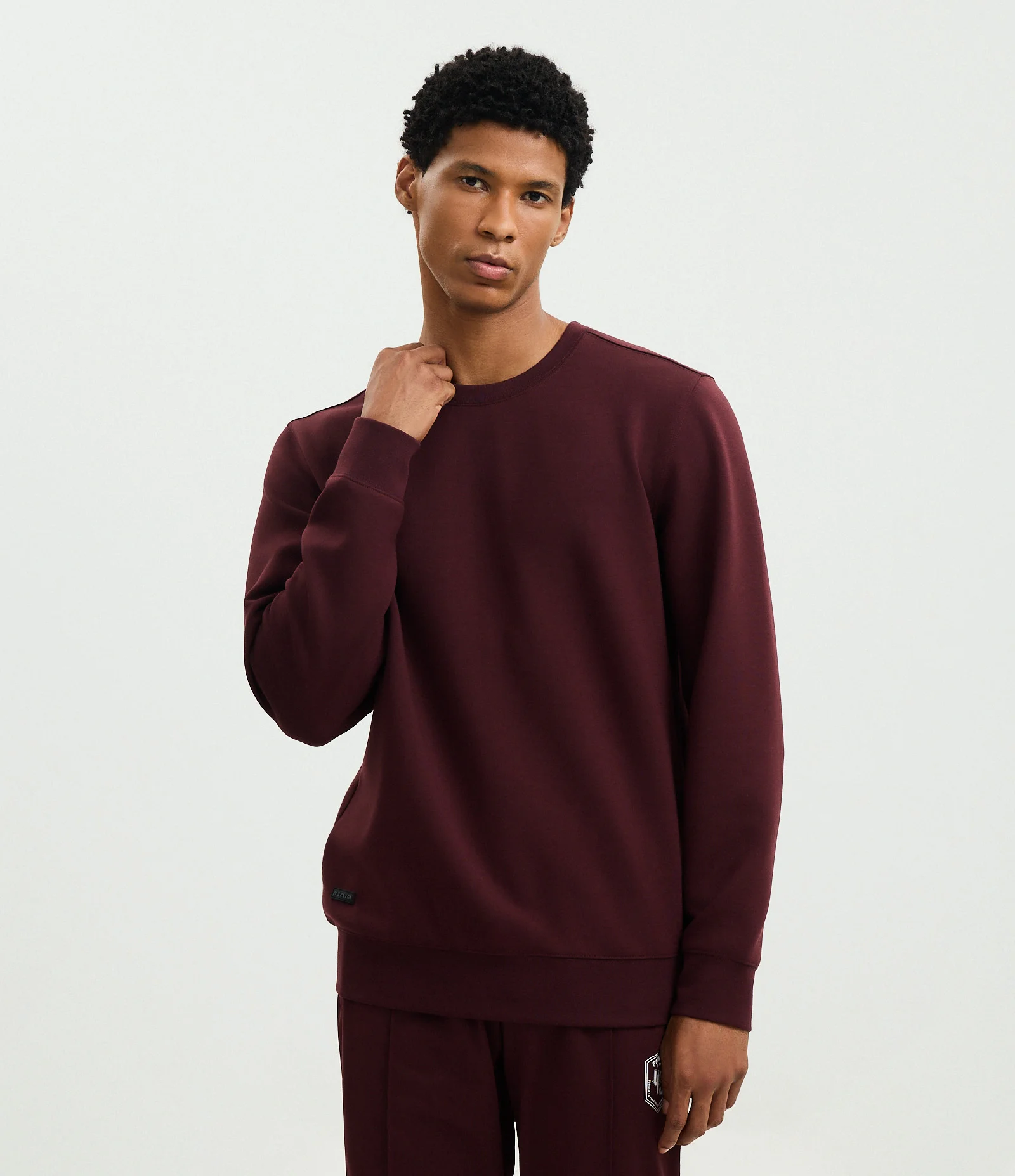 Casaco Fechado Esportivo com Punho Ajustado e Etiqueta Aplicada Bordô 1