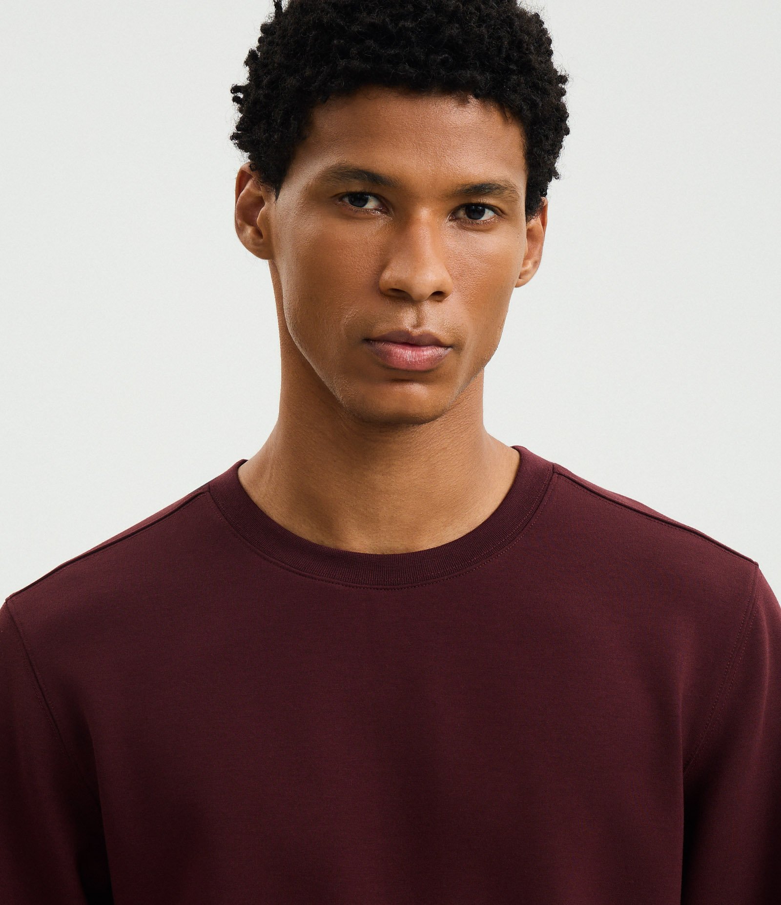 Casaco Fechado Esportivo com Punho Ajustado e Etiqueta Aplicada Bordô 4