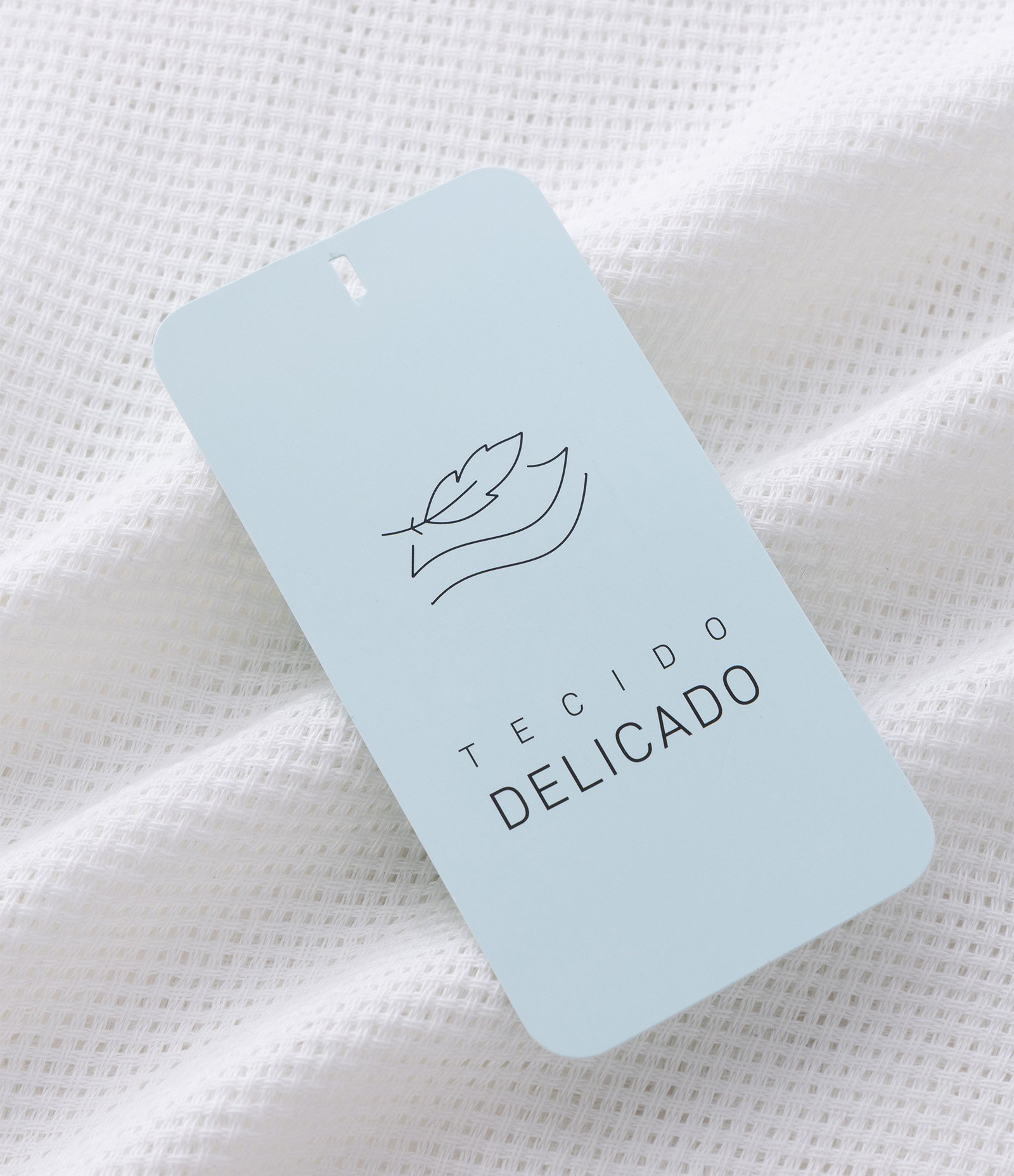 Camisa Manga Longa Texturizada com Detalhes em Bordado de Peixe Off White 5