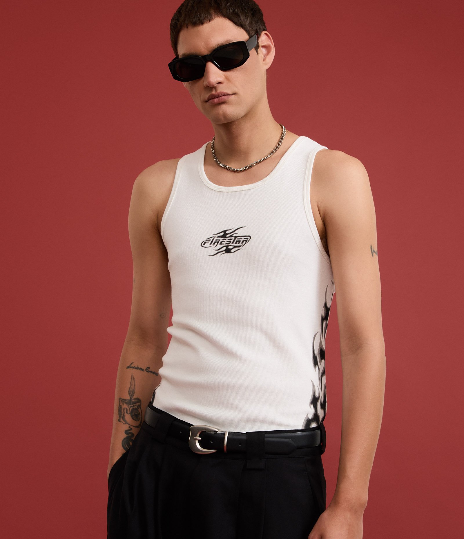 Regata Muscle em Ribana de  Algodão com Estampa Tribal Branco 6