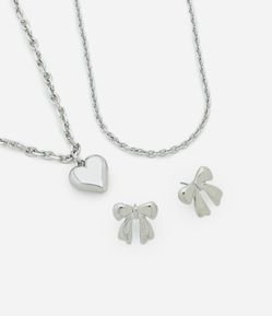 Conjunto de Colar e Brinco em Metal com Pingente