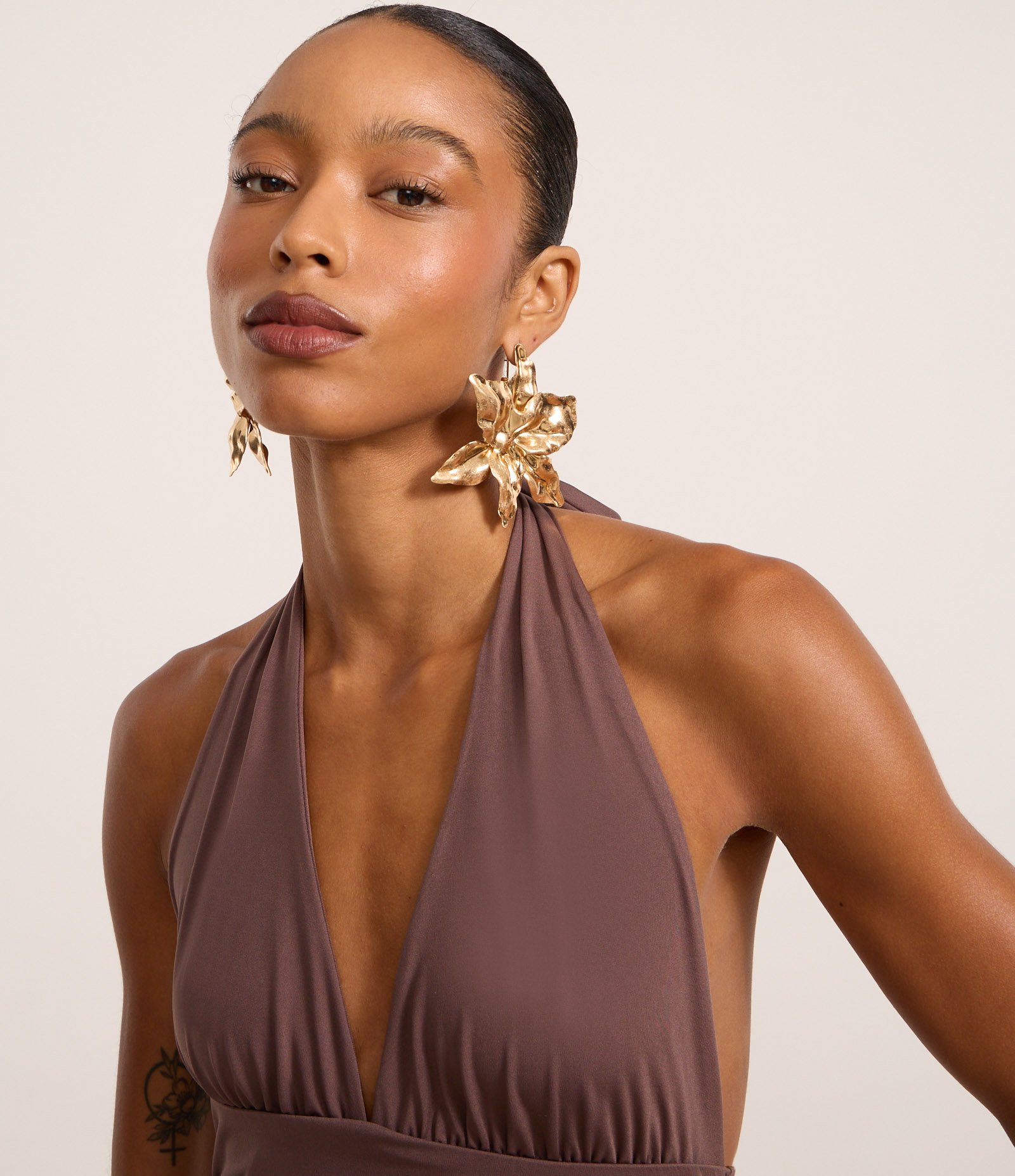 Vestido Frente Única com Amarração Marrom 2