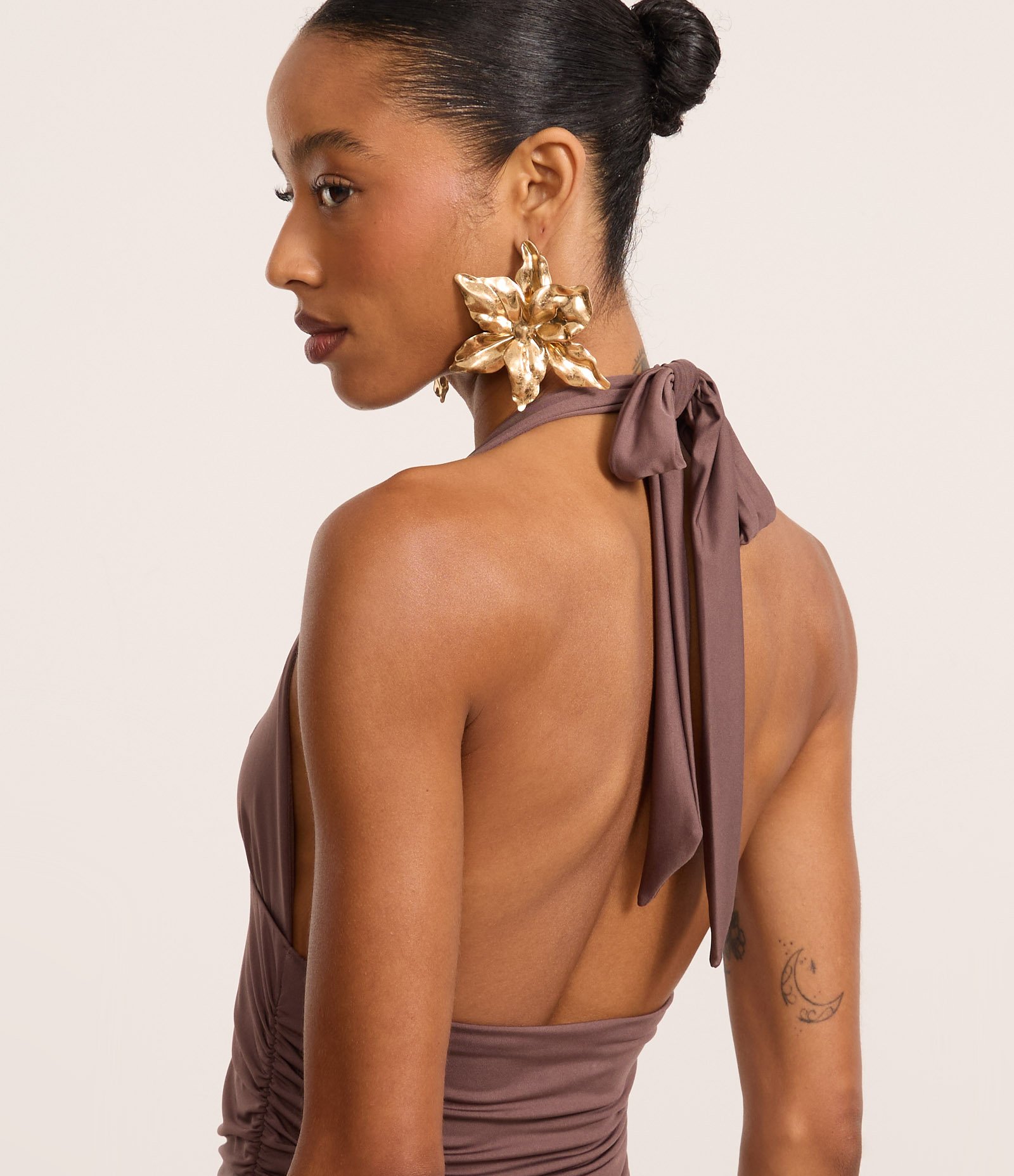 Vestido Frente Única com Amarração Marrom 3