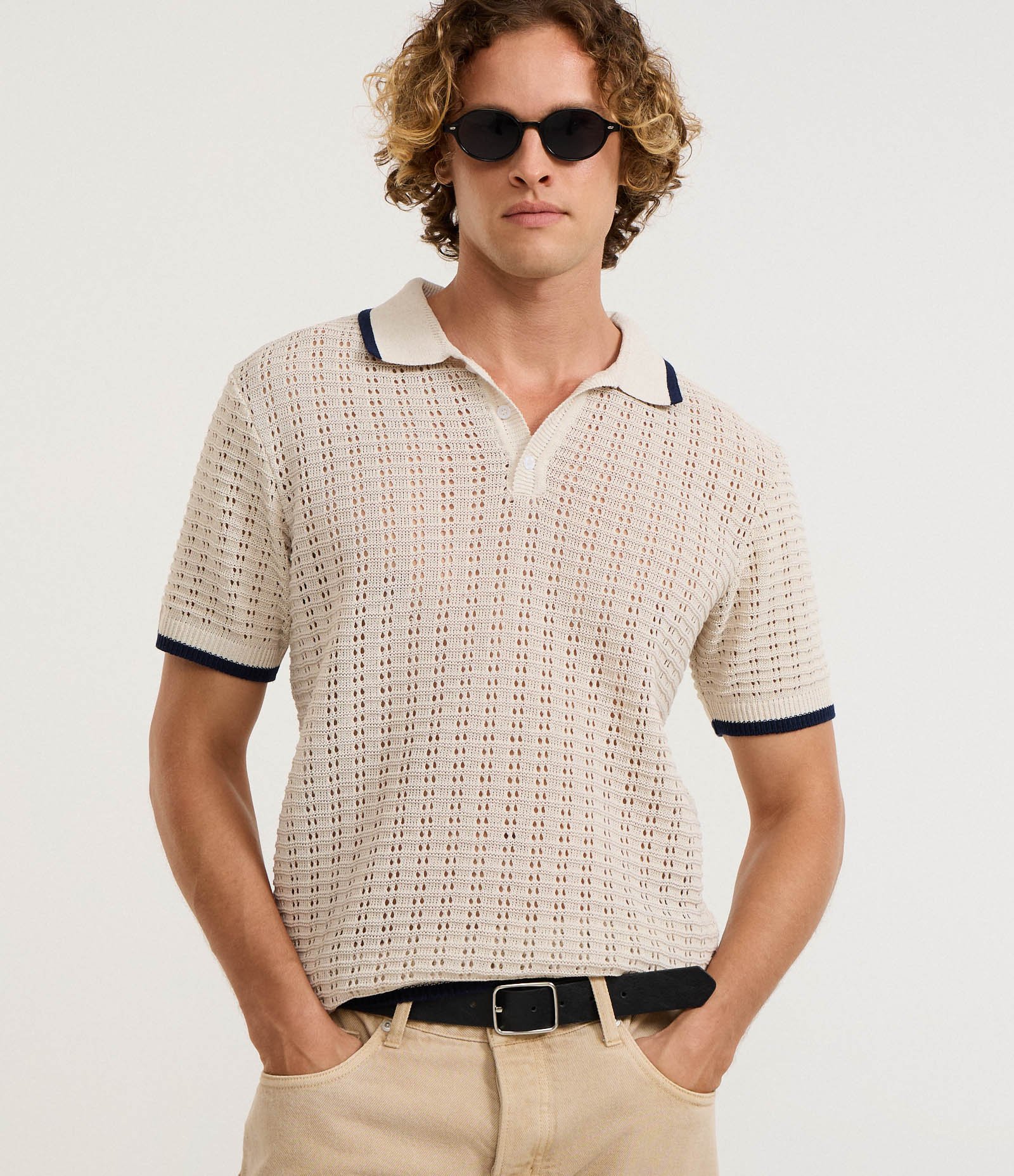 Camisa Polo em Algodão Texturizada com Gola V e Detalhe Contrastante Branco 1