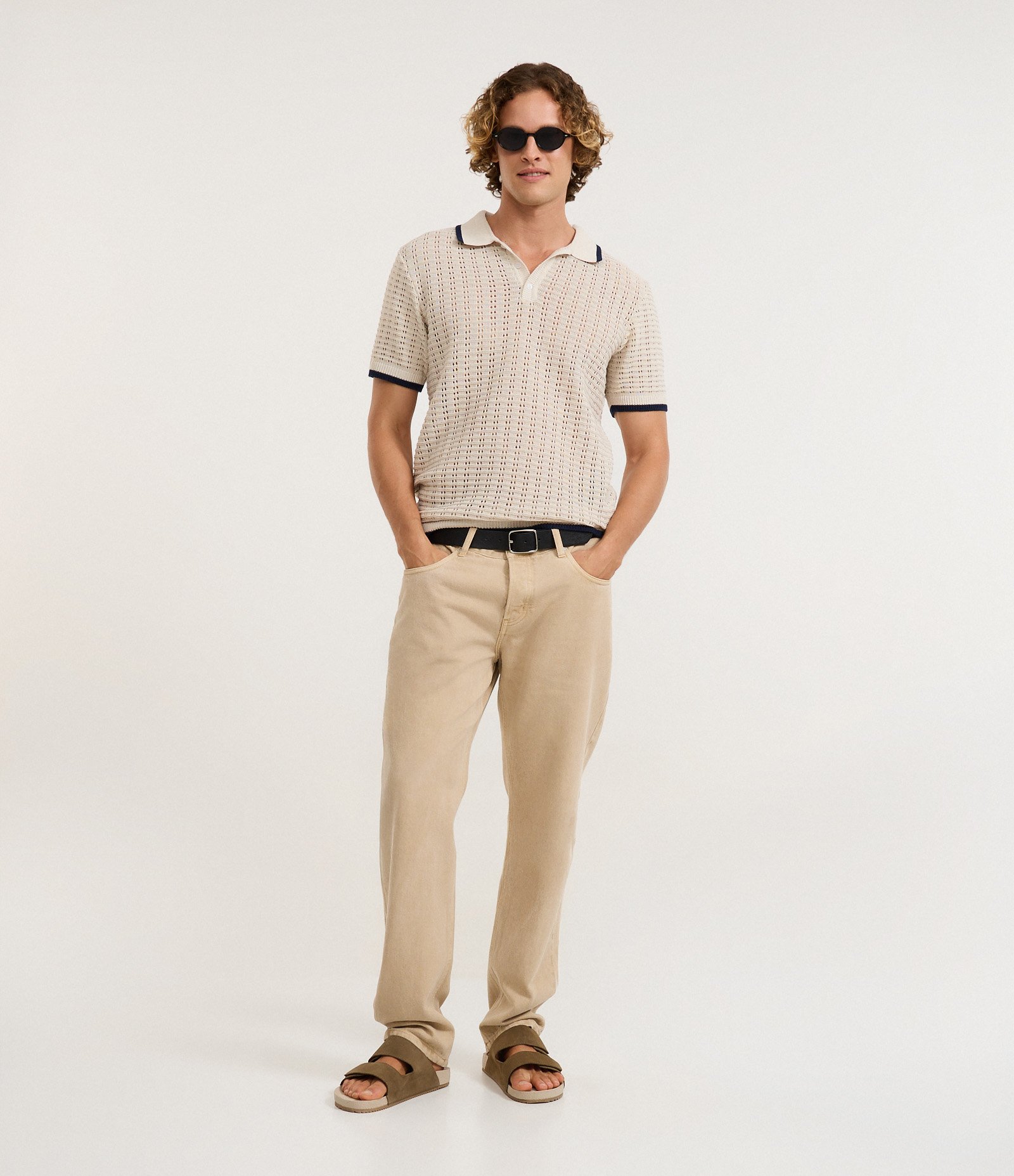 Camisa Polo em Algodão Texturizada com Gola V e Detalhe Contrastante Branco 2