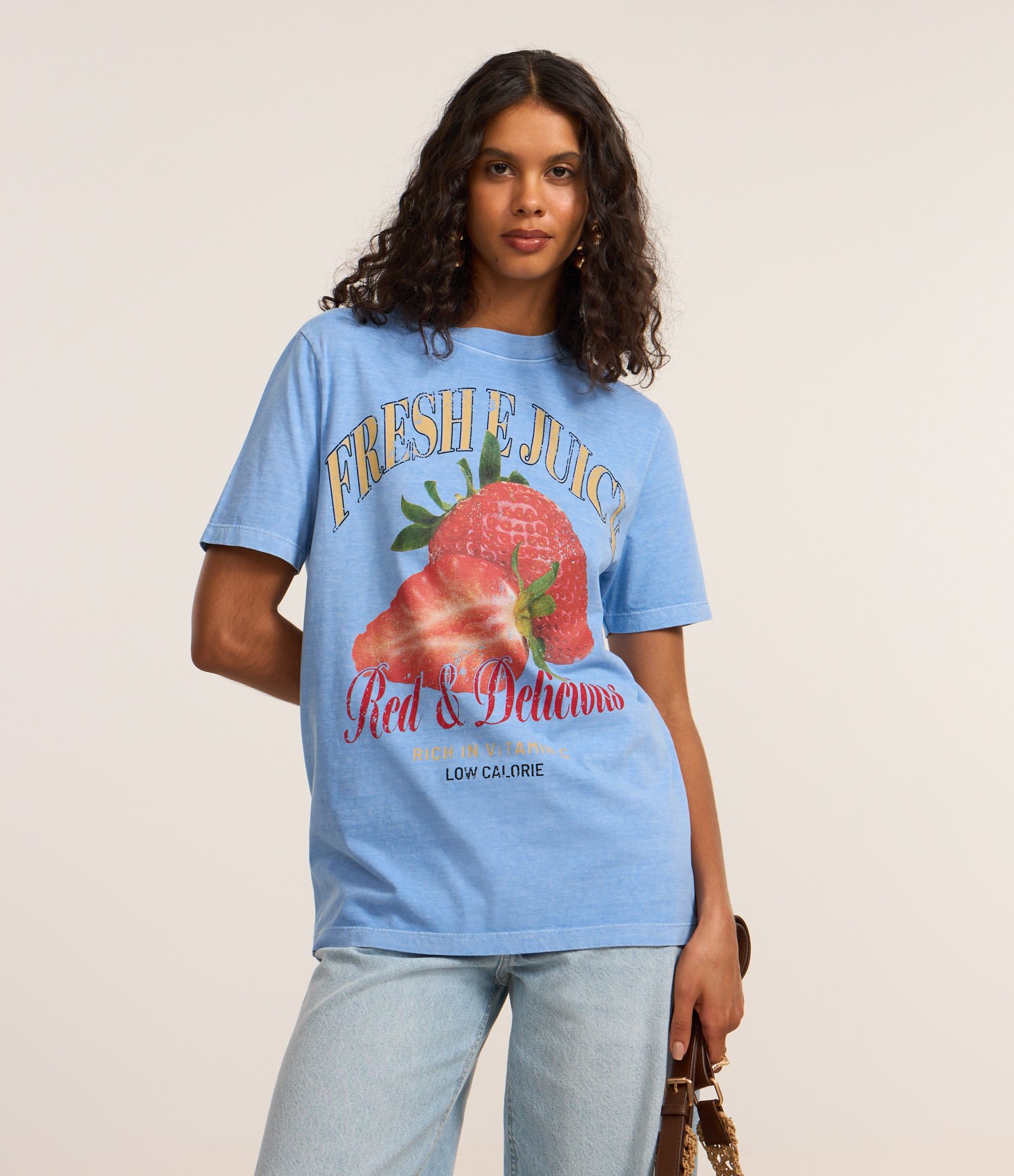 Camiseta T-shirt em Algodão com Estampa de Morango Fresco Azul 1