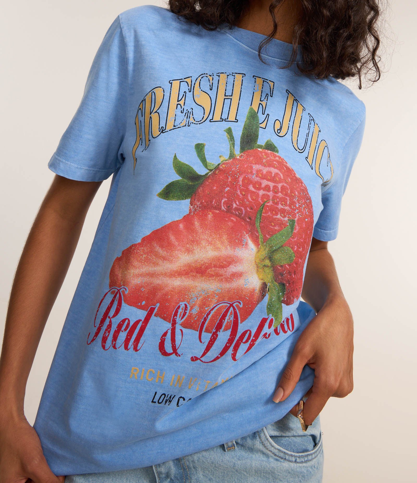 Camiseta T-shirt em Algodão com Estampa de Morango Fresco Azul 3