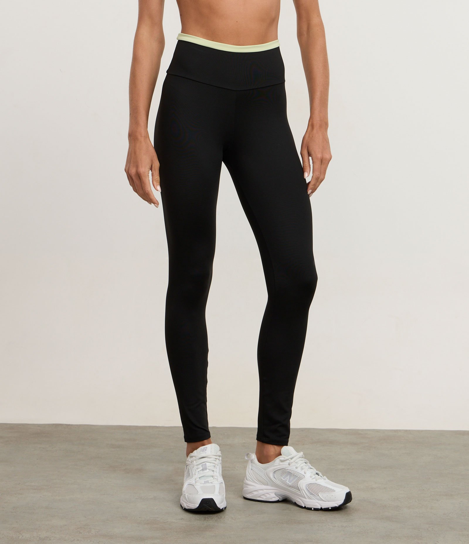 Calça Legging Esportiva com Cós Contrastante Preto 2