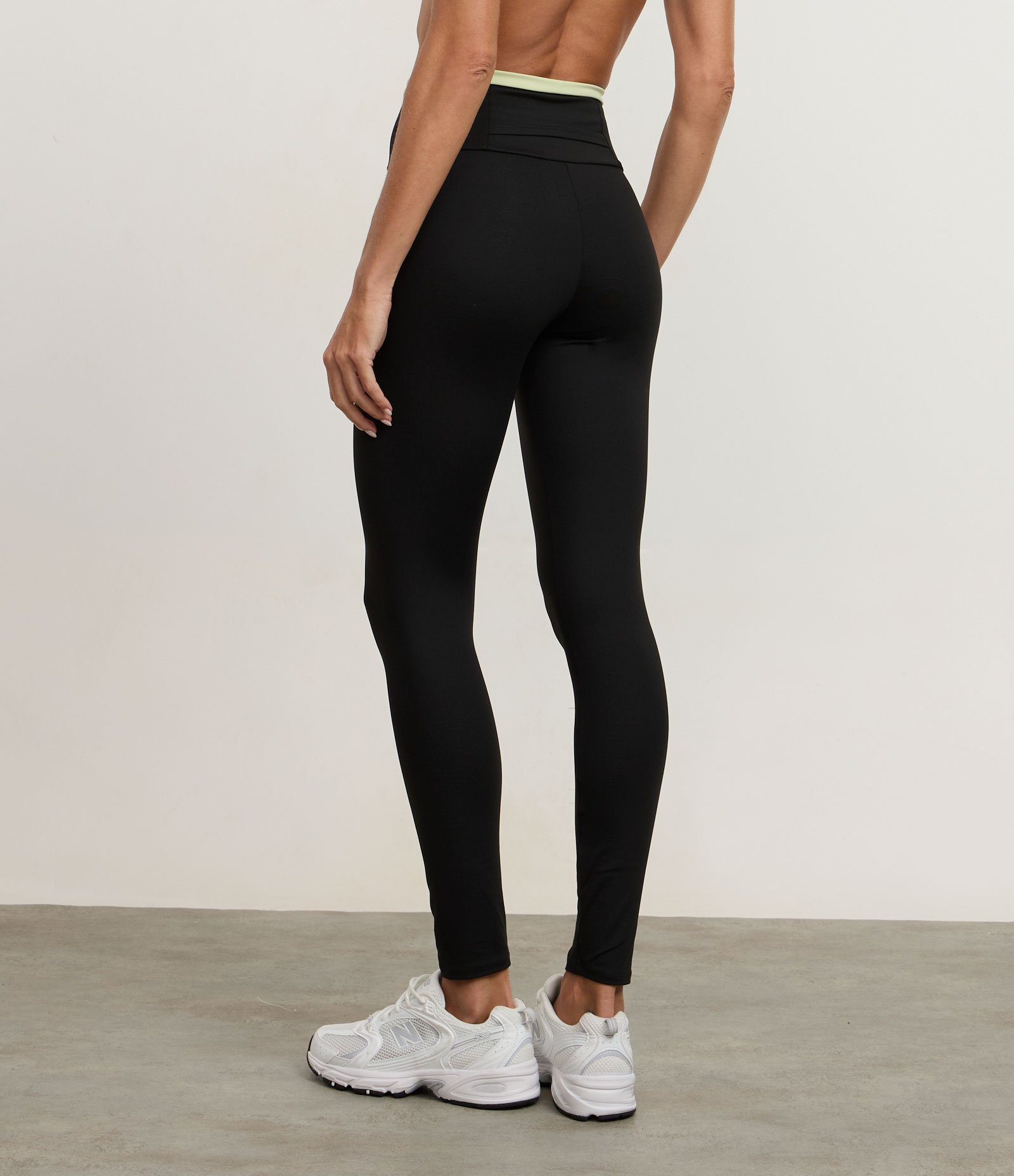 Calça Legging Esportiva com Cós Contrastante Preto 4
