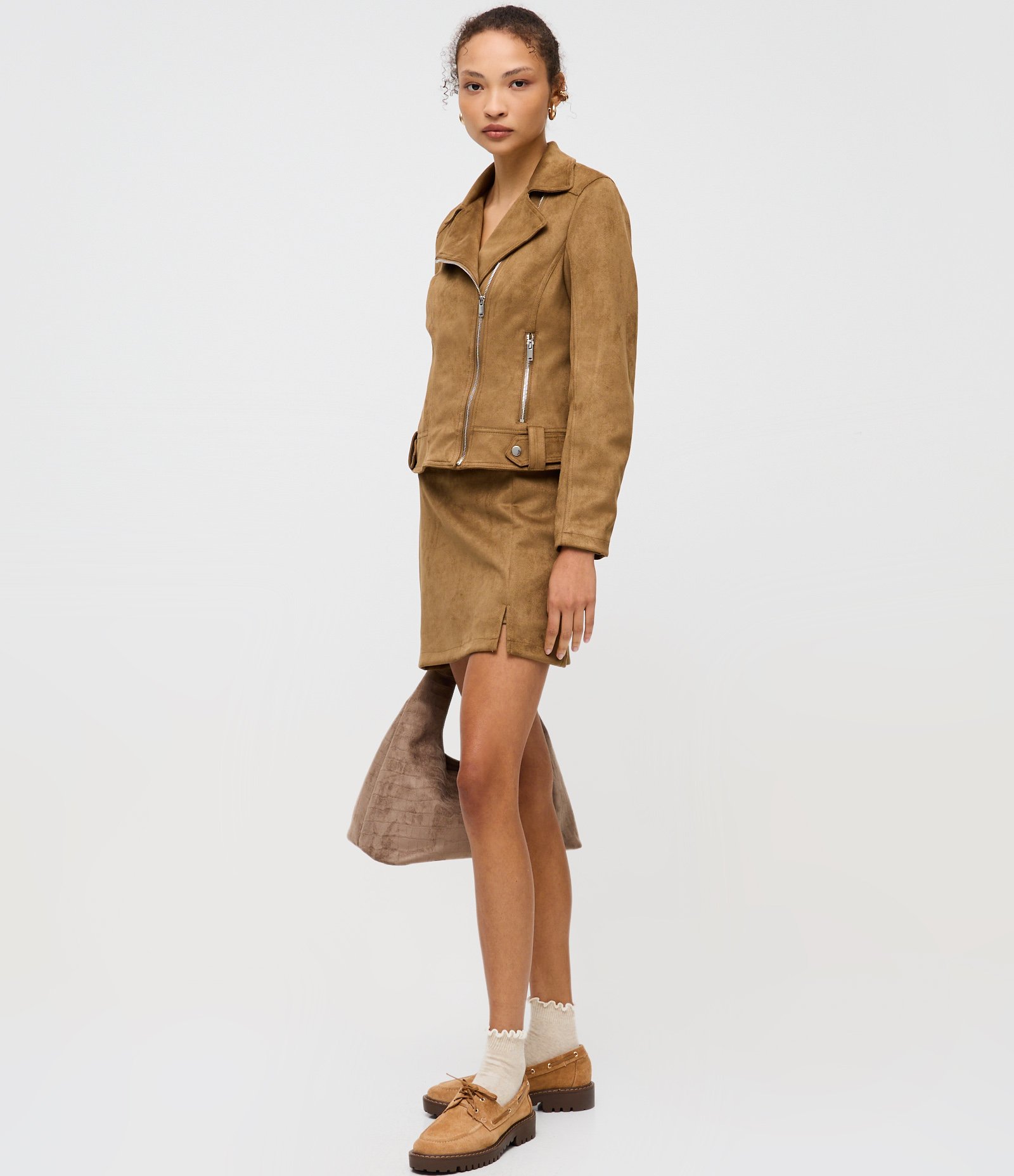 Jaqueta Biker em Suede com Bolsos e Zíper Caramelo 2