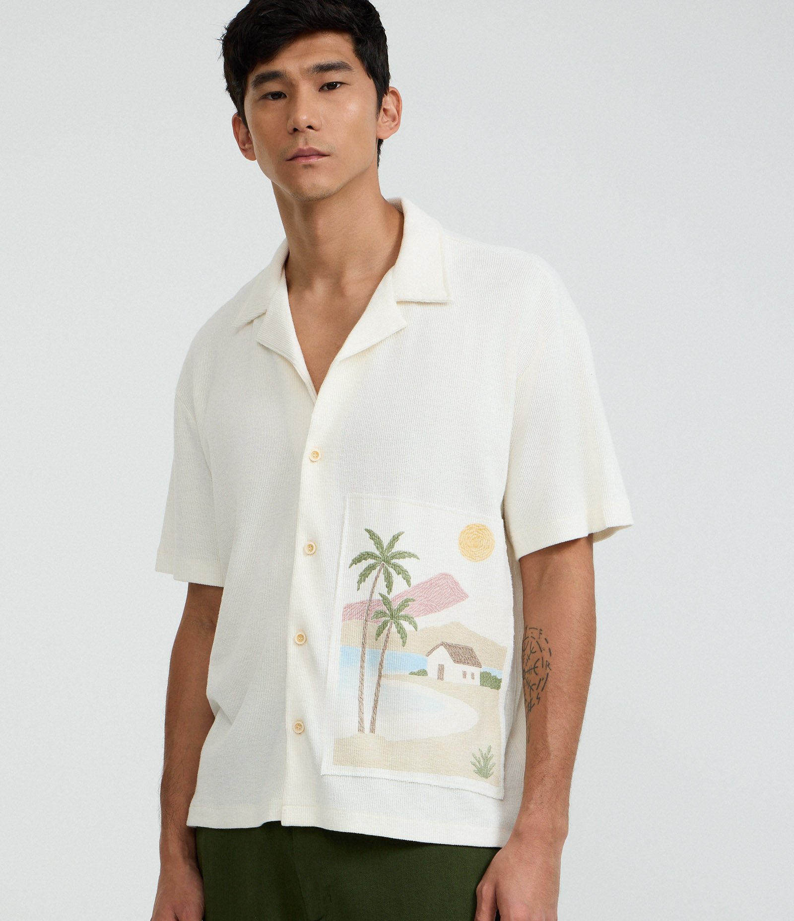 Camisa Boxy em Tricoline com Estampa Praia Tropical Branco 1