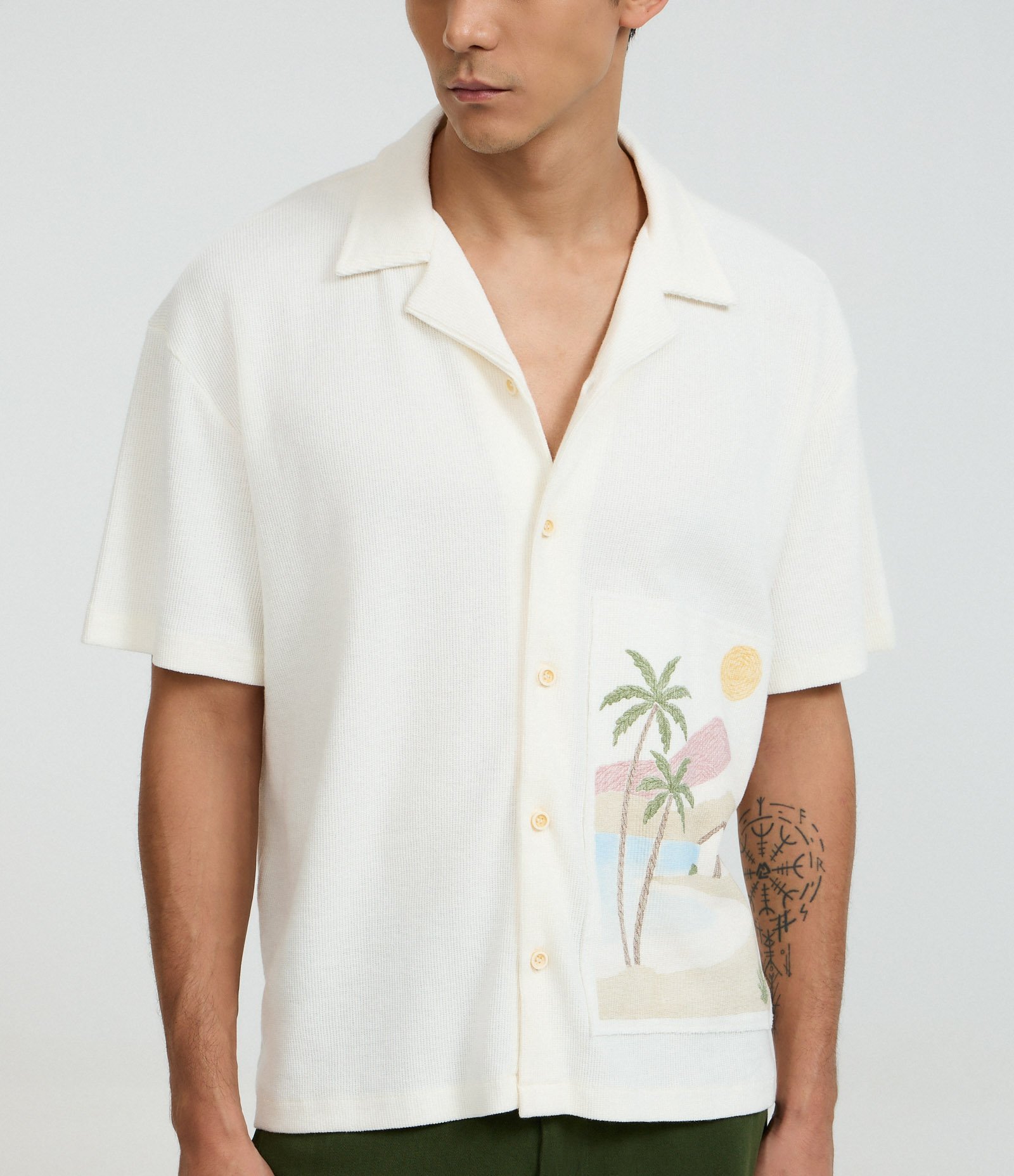 Camisa Boxy em Tricoline com Estampa Praia Tropical Branco 4