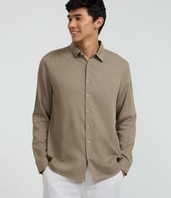 Camisa Comfort Básica em Algodão com Gola Colarinho