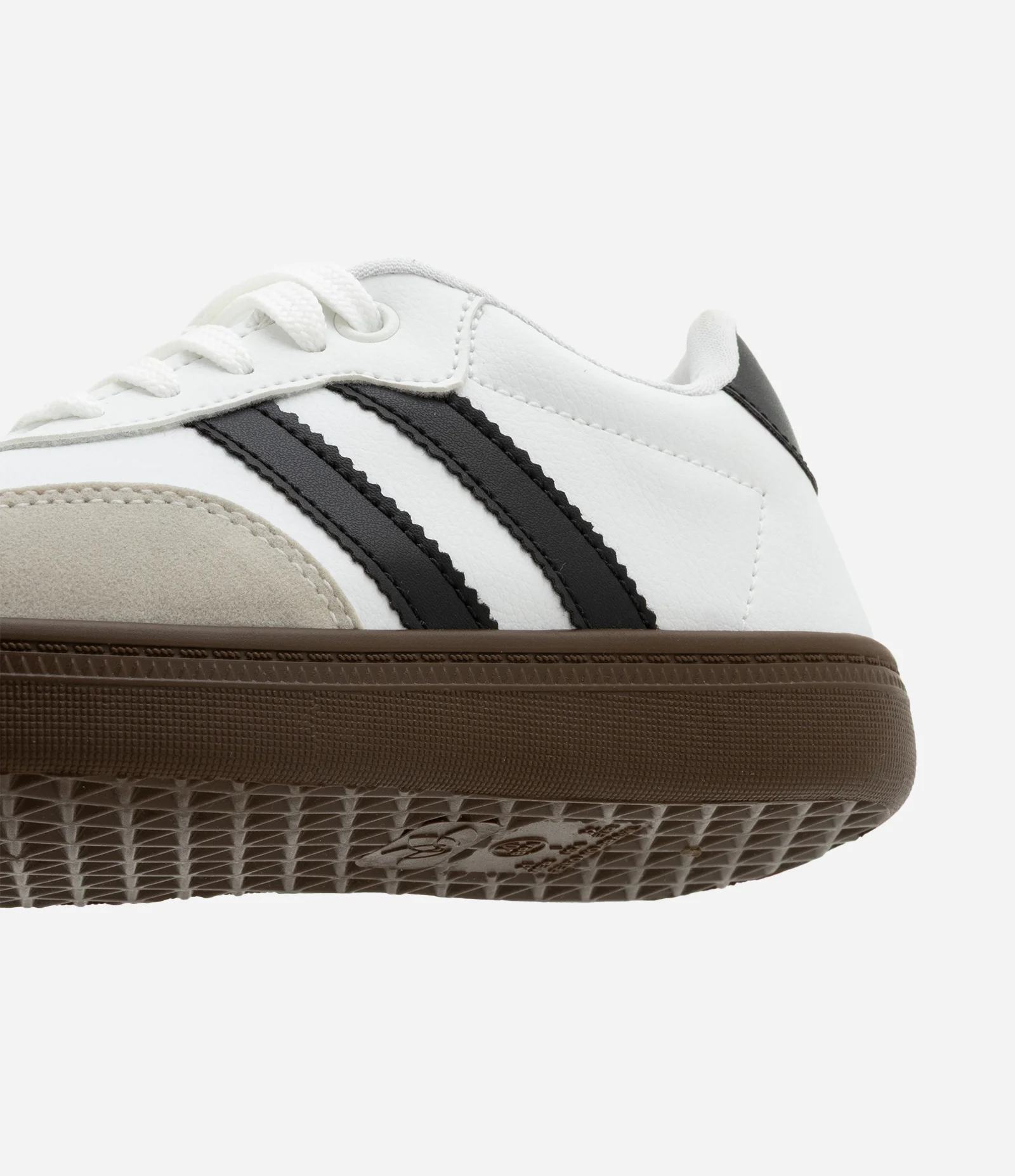 Tênis Infantil em PU com Recortes Contrastantes - Tam 28 ao 34 Branco 2