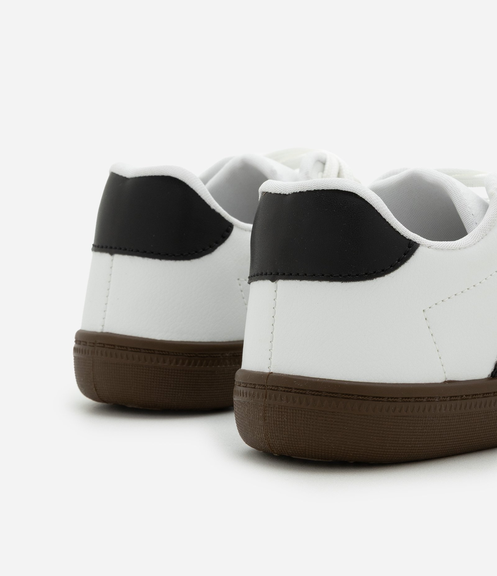 Tênis Infantil em PU com Recortes Contrastantes - Tam 28 ao 34 Branco 4