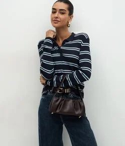 Blusa em Tricô com Estampa Listrada e Gola Polo