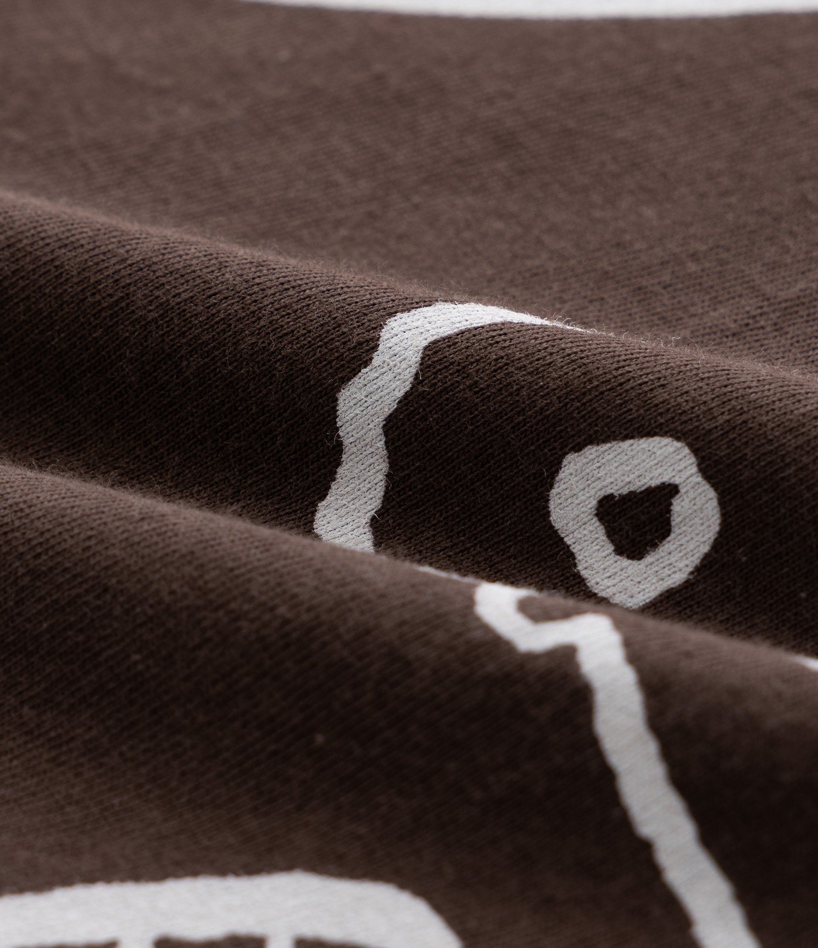 Camiseta Alongada em Algodão com Estampa Snoopy Curve & Plus Size Marrom 6