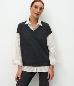 Camisa Alongada com Colete em Tricô Sobreposto