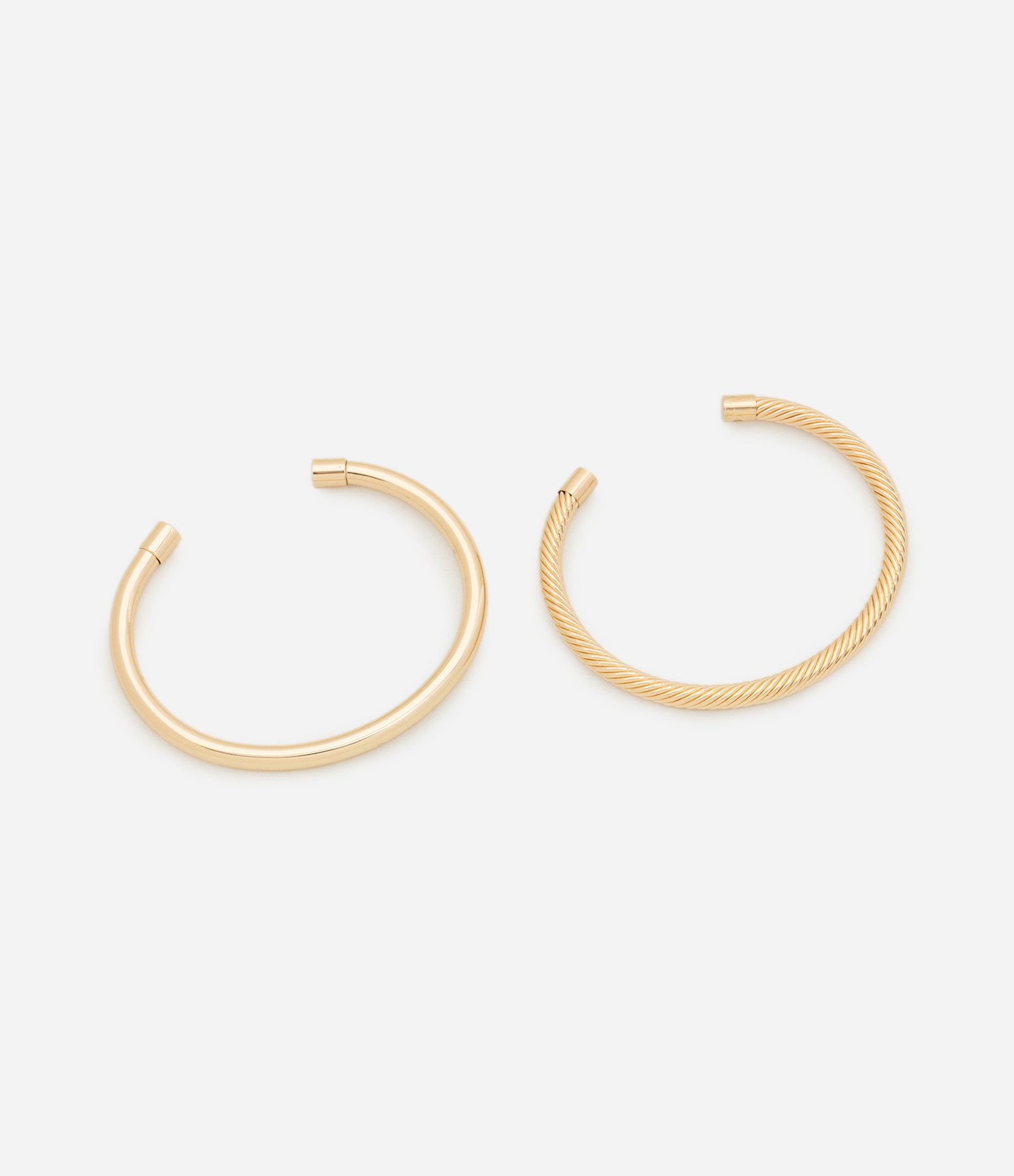 Kit 02 Braceletes com Detalhe Torcido Metalizadas Dourado 1