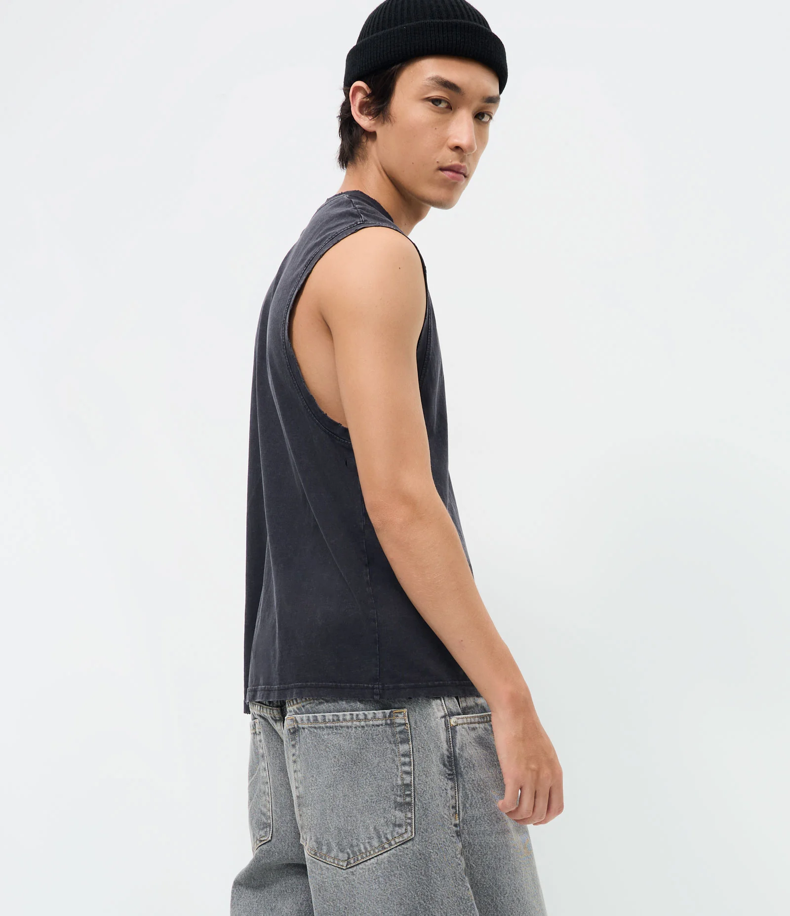 Regata em Algodão com Cava e Gola com Puídos Preto 4