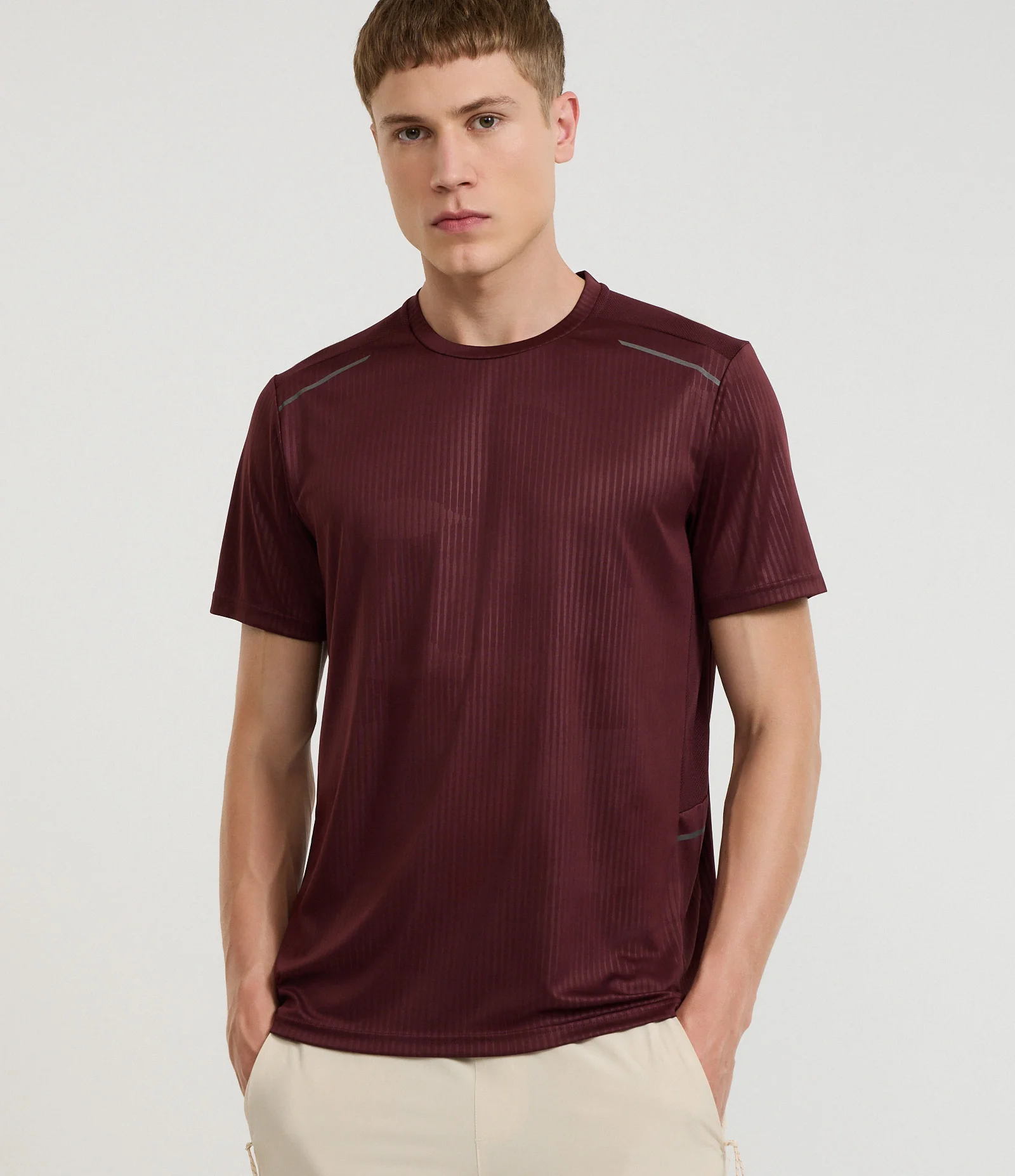 Camiseta Esportiva Regular com Tecnologia Dry Vermelho 1