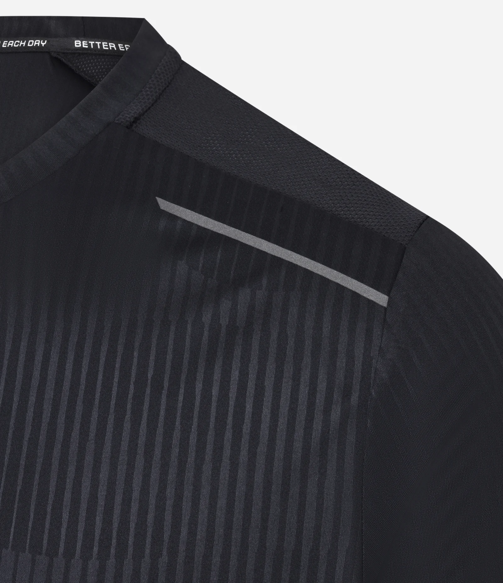 Camiseta Esportiva Regular com Tecnologia Dry Verde 2