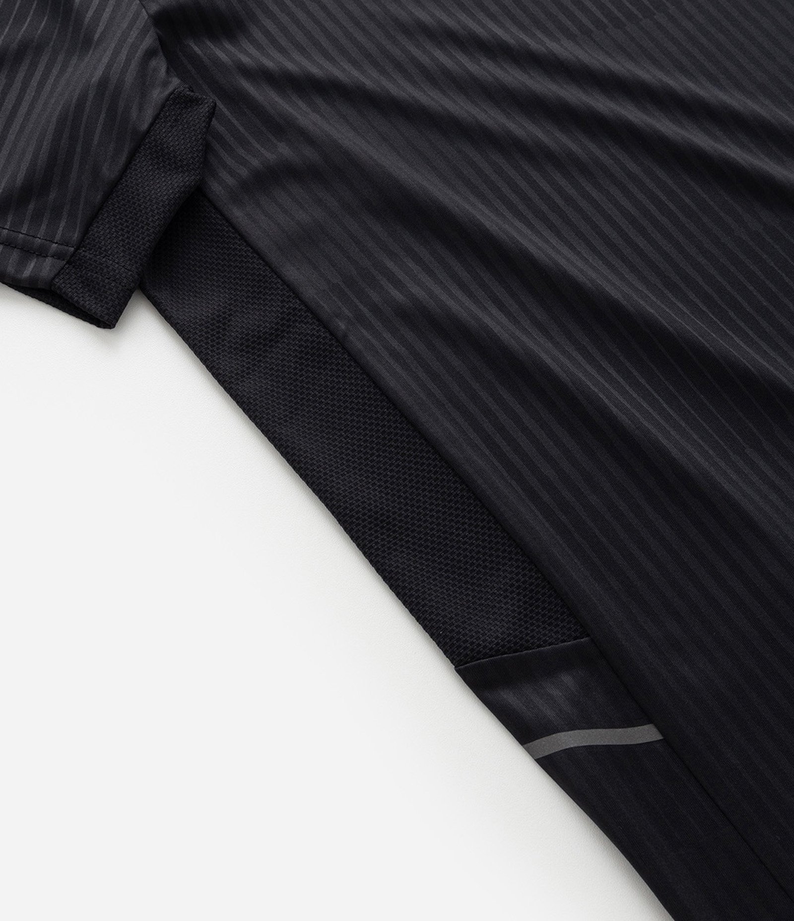 Camiseta Esportiva Regular com Tecnologia Dry Verde 4