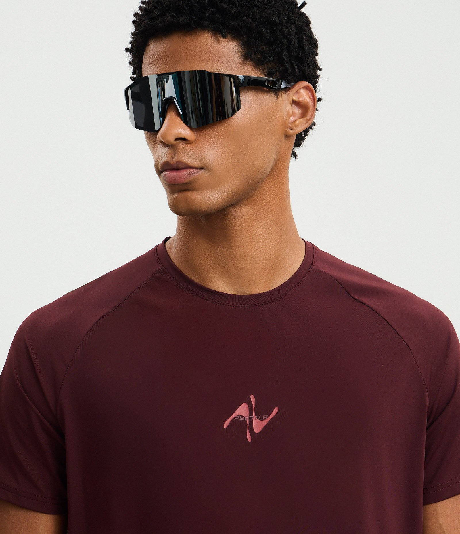 Camiseta Esportiva com Tecnologia Dry e Laser Cut Bordô 3