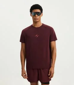Camiseta Esportiva com Tecnologia Dry e Laser Cut