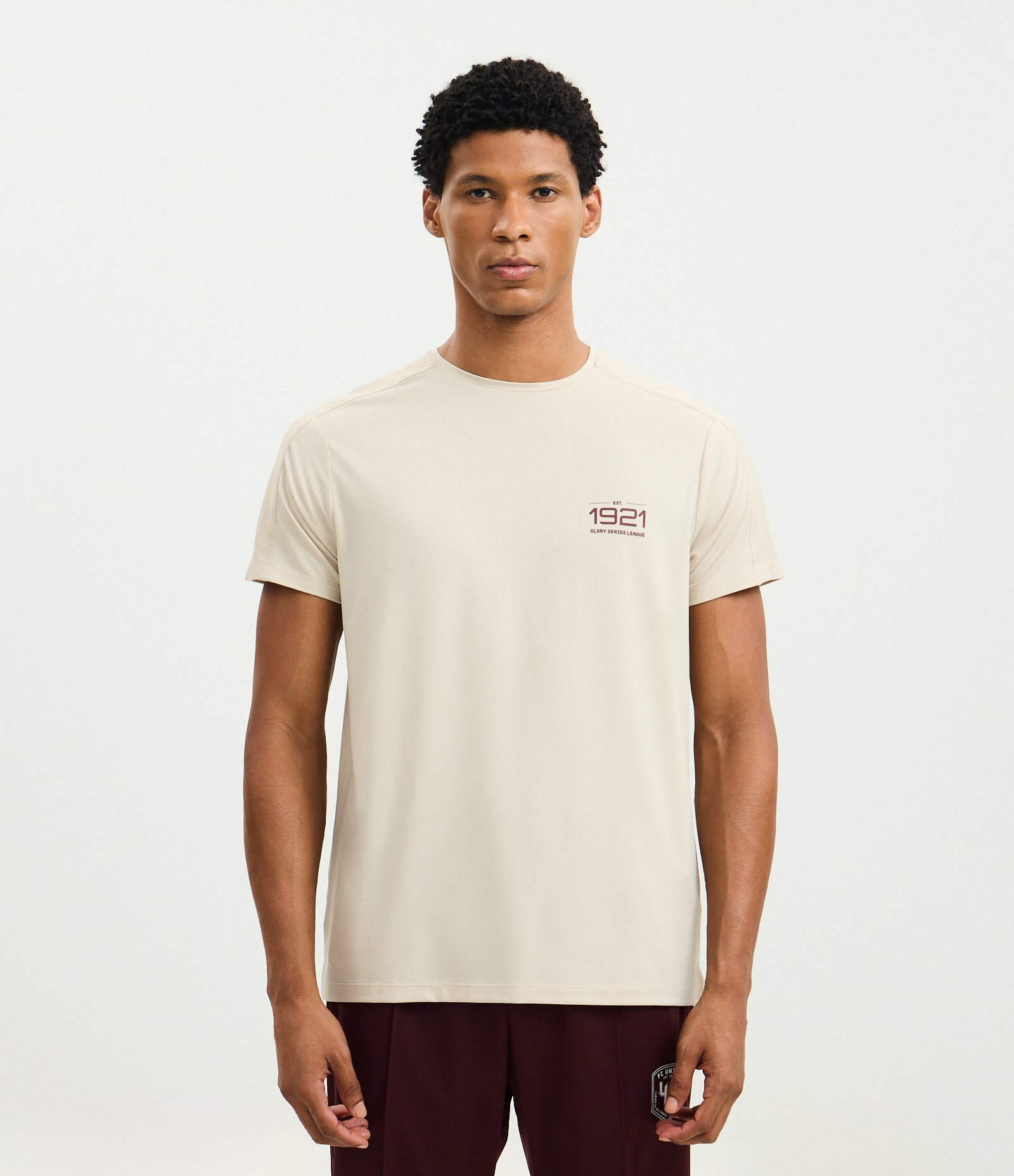 Camiseta em Tecnologia Dry com Estampa Lettering 1921 e Textura no Ombro Amarelo 1