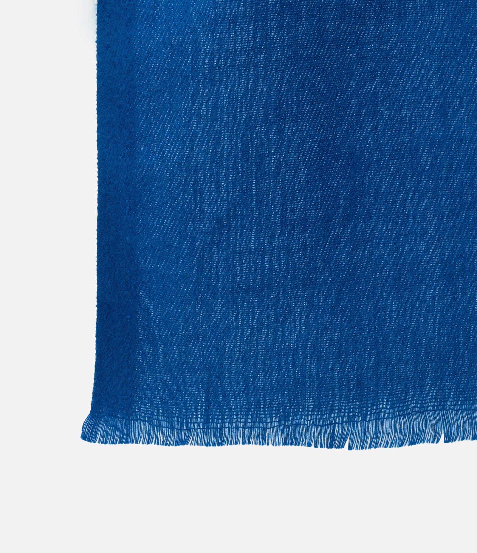 Cachecol em Flanela com Barra Desfiada Azul 2