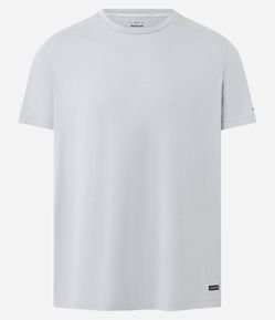 Camiseta Regular Esportiva em Tecnologia Dry com Etiqueta na Barra