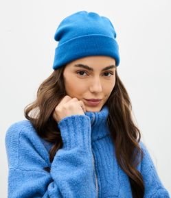 Touca em Tricô com Borda Dobradinha e Etiqueta Aplicada