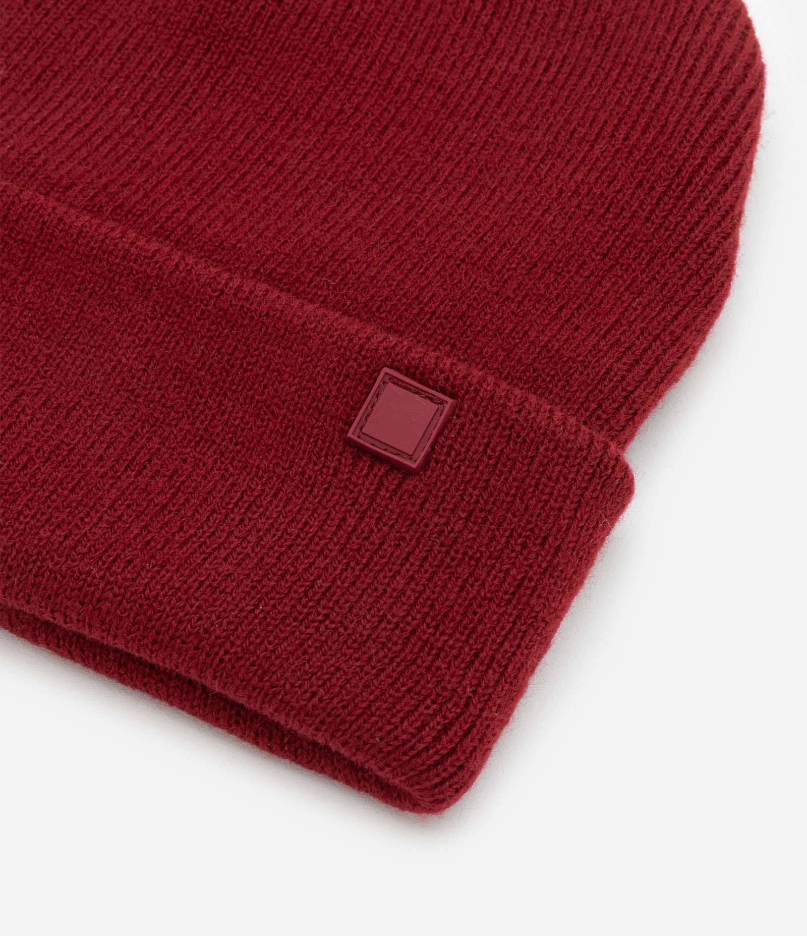 Touca em Tricô com Borda Dobradinha e Etiqueta Aplicada Vermelho 2